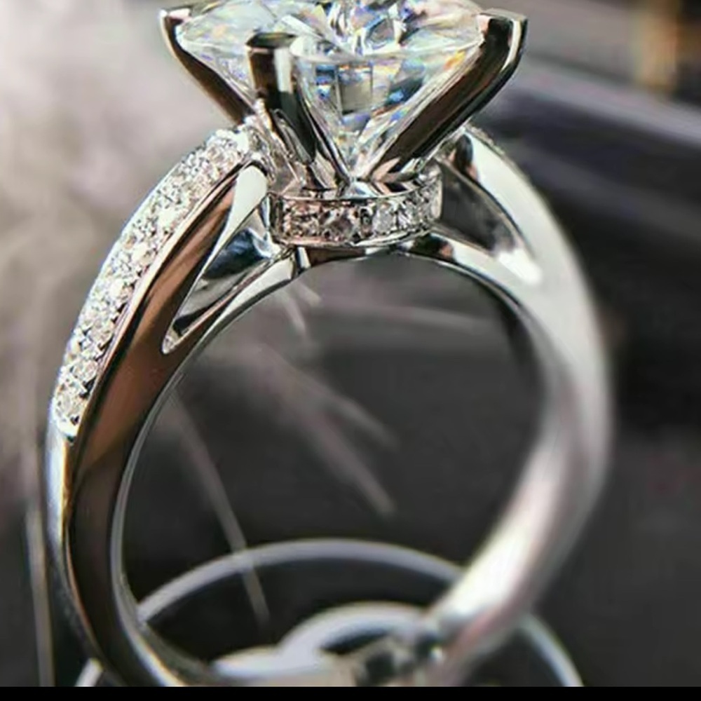 Silver color engagement ring Sparkling Statement Jewelry